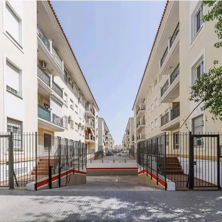 Con Piscina En Sevilla Apartment
